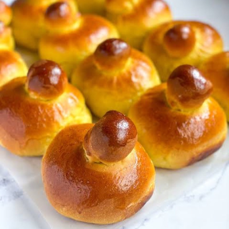 brioche col tuppo or brioscina col tuppo